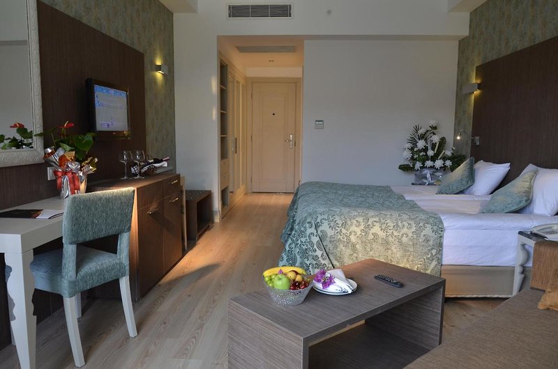 Port Side Resort Hotel 6