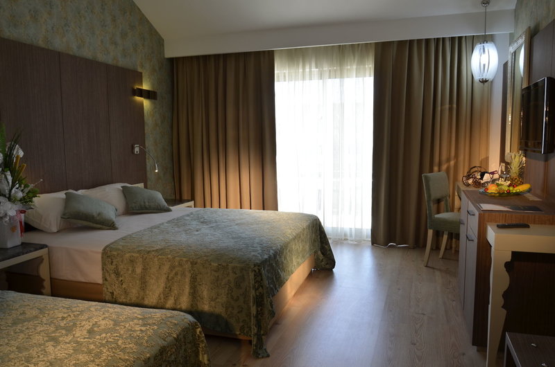 Port Side Resort Hotel 11