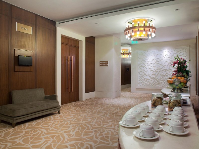 Crowne Plaza New Delhi Okhla 13