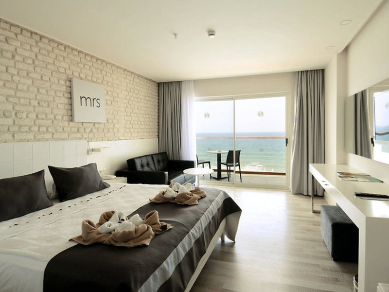 Gold Island 49