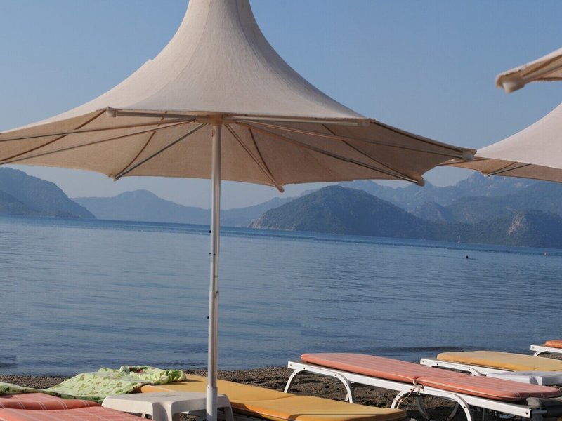 Mert Seaside Hotel  1