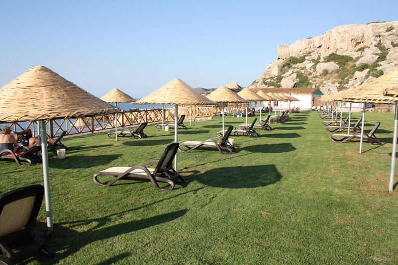 Korineum Golf & Beach Resort  3