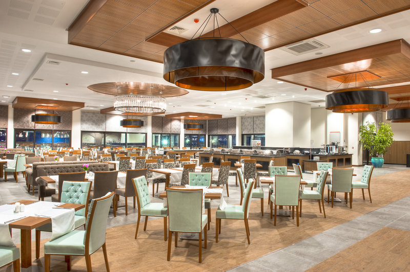 Korineum Golf & Beach Resort  8