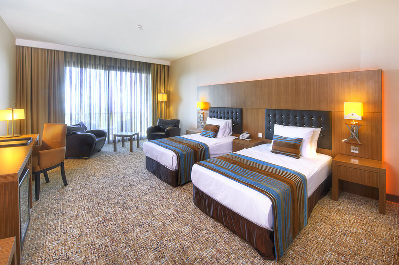 Korineum Golf & Beach Resort  9