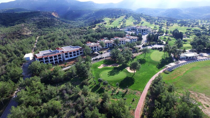 Korineum Golf & Beach Resort  3
