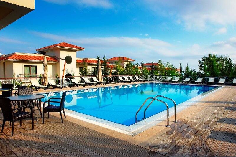 Korineum Golf & Beach Resort  4