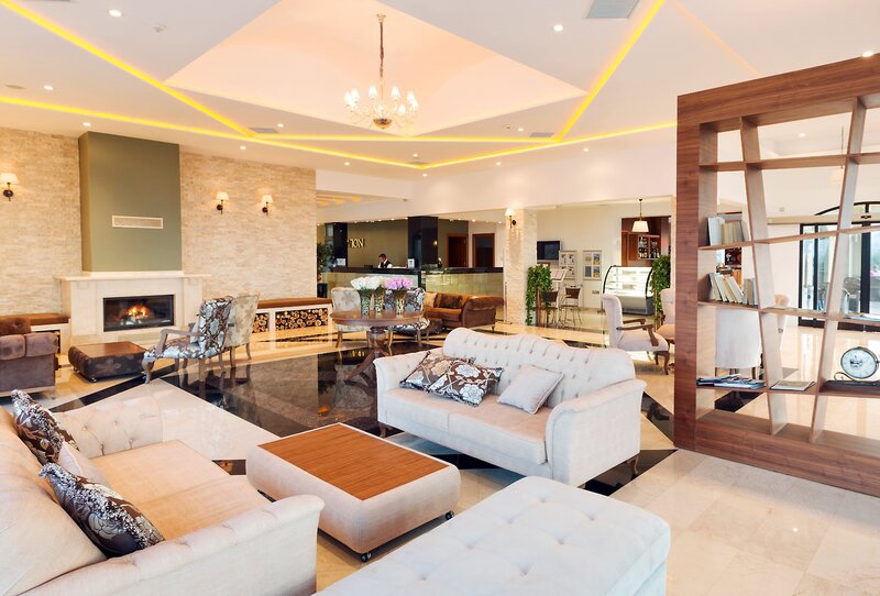 Korineum Golf & Beach Resort  6