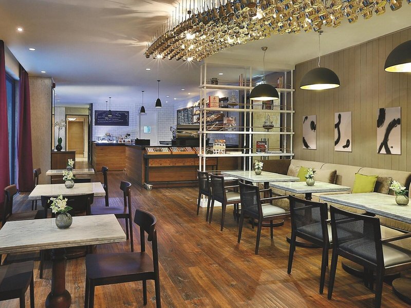 The Ritz-Carlton, Dubai International Financial Centre 19