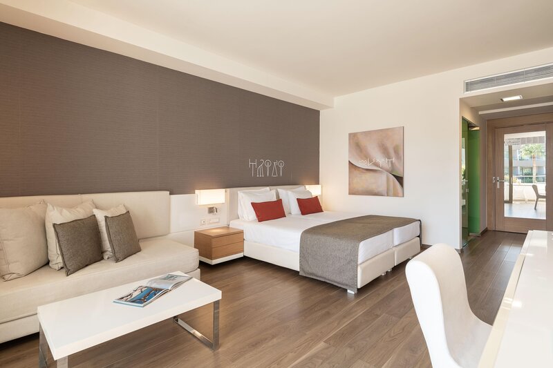 Avra Imperial Hotel 74