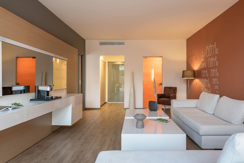 Avra Imperial Hotel 126