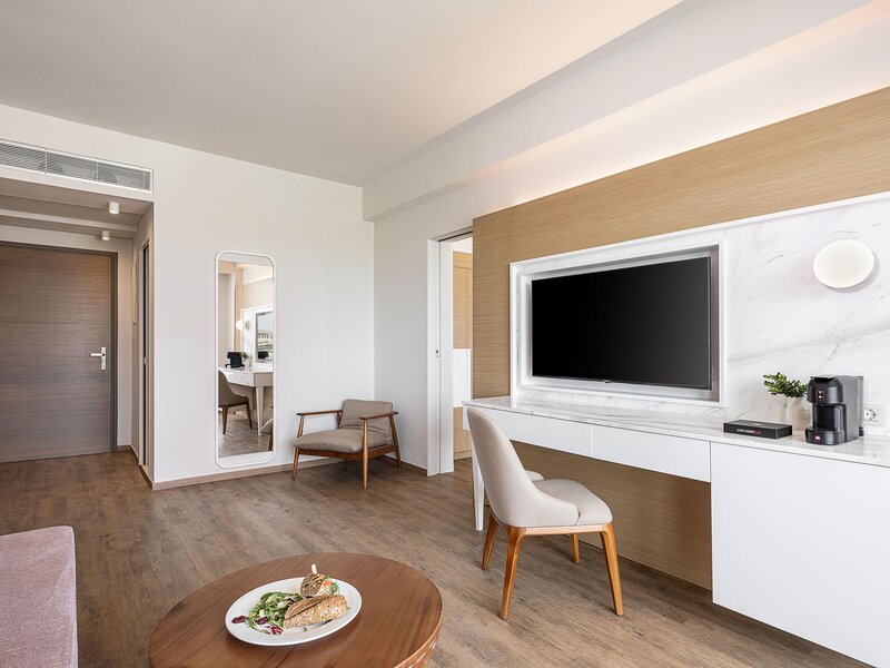 Avra Imperial Hotel 166