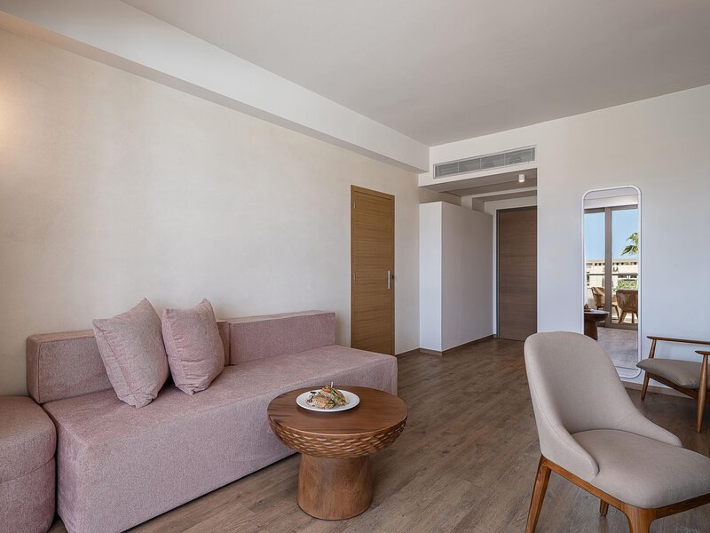 Avra Imperial Hotel 169