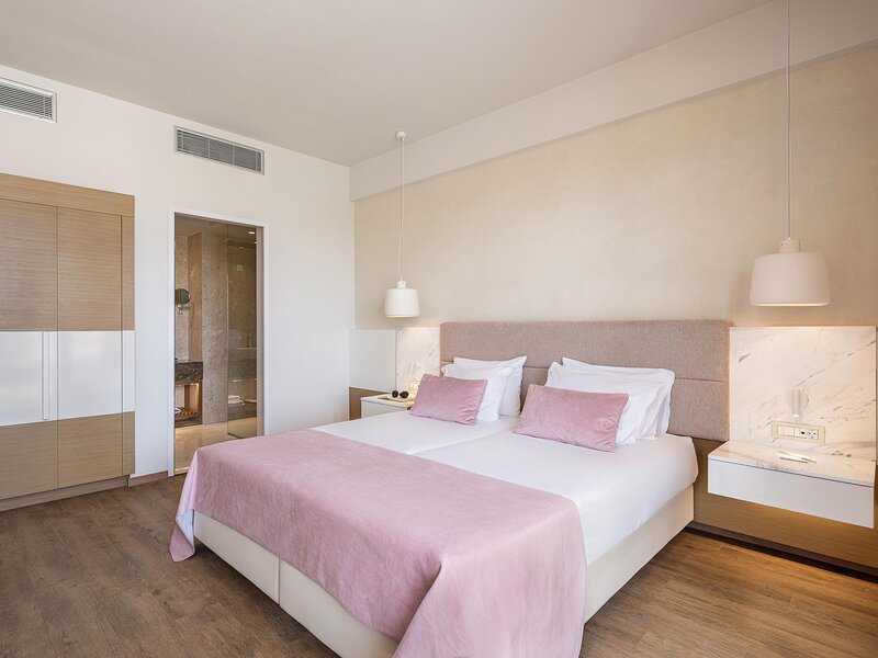 Avra Imperial Hotel 170