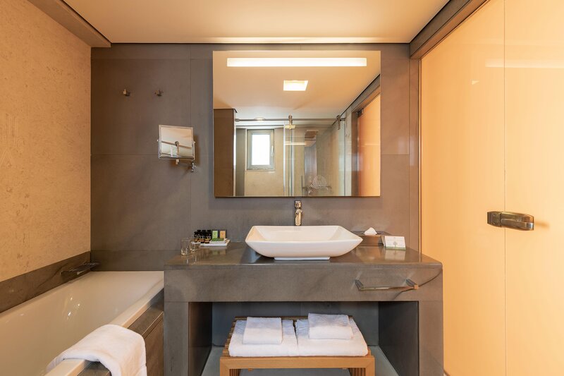 Avra Imperial Hotel 36