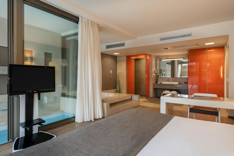 Avra Imperial Hotel 121