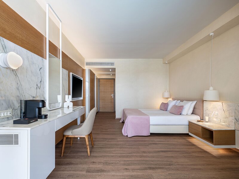 Avra Imperial Hotel 156