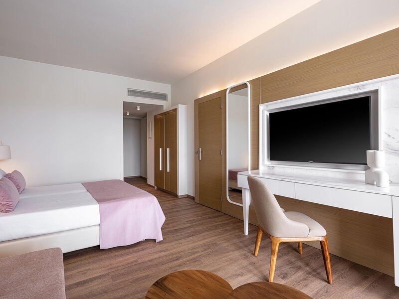 Avra Imperial Hotel 161