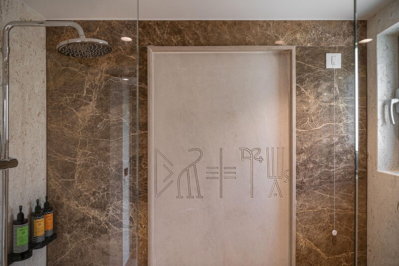 Avra Imperial Hotel 200