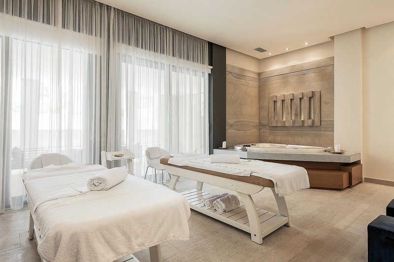 Avra Imperial Hotel 31