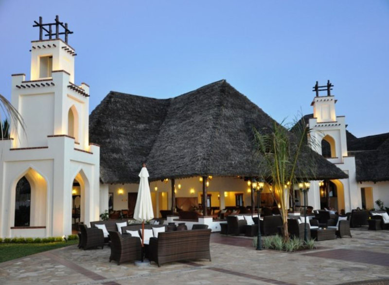 Sea Cliff Resort & Spa 9