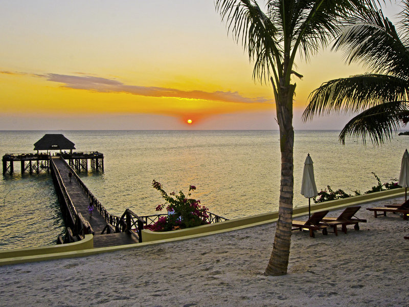 Sea Cliff Resort & Spa 11