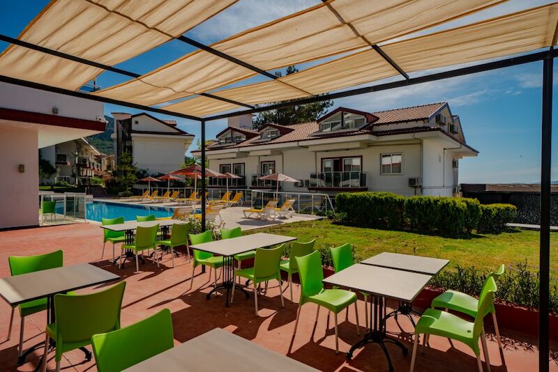 Sunshine Holiday Resort 8