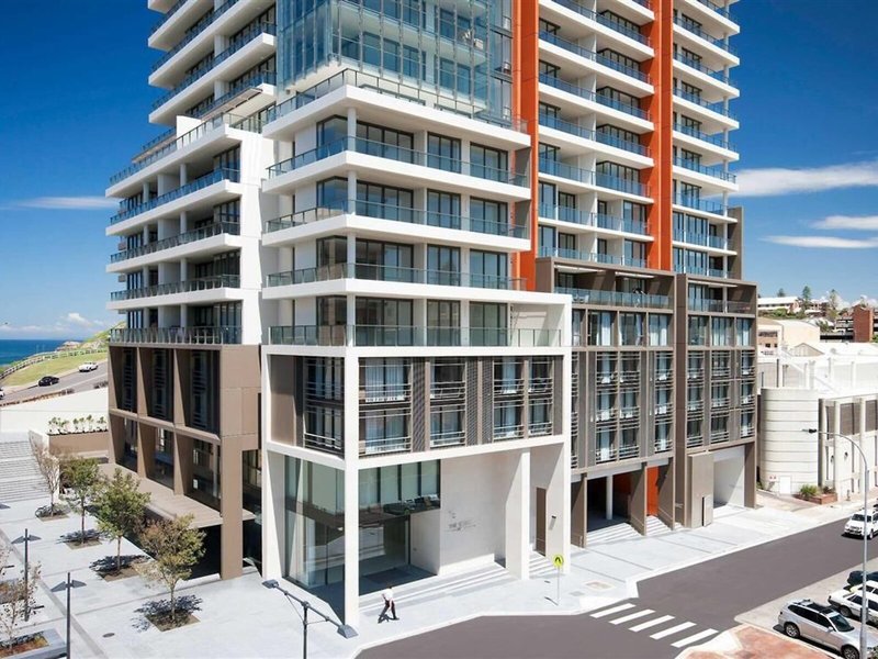Novotel Newcastle Beach 3