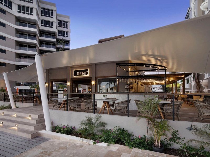 O2 Beach Club & Spa 12