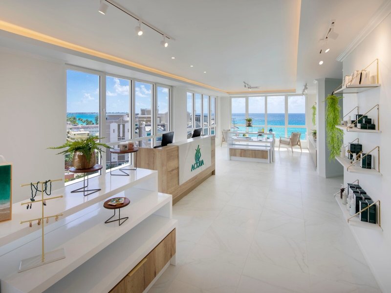 O2 Beach Club & Spa 26