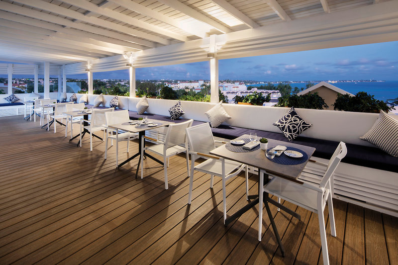 O2 Beach Club & Spa 32
