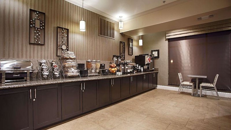 Best Western Plus Texarkana Inn & Suites 2
