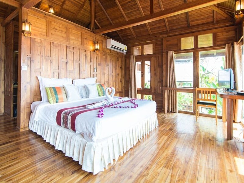 Phi Phi The Beach Resort 14