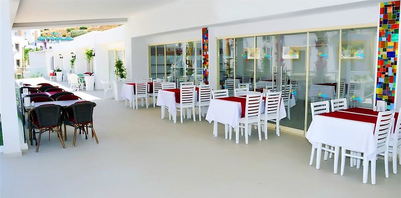 Siesta Beach Apartments 8