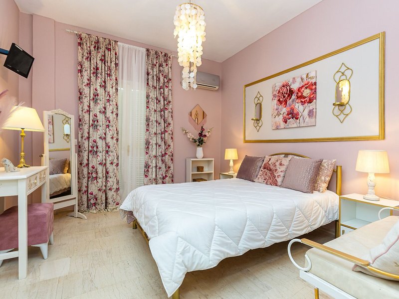V.A. Boutique Apartments & Suites 40
