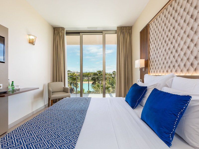 NAU Salgados Dunas Suites Hotel 47 - Room Example