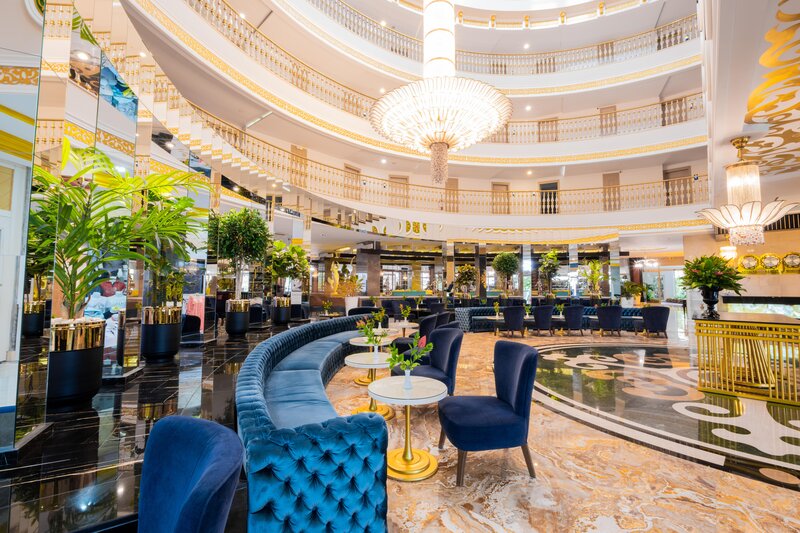 Side Crown Palace 20