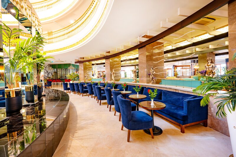 Side Crown Palace 23