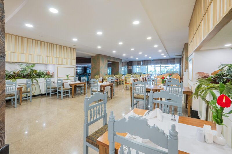 Side Crown Palace 24