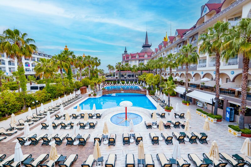 Side Crown Palace 37