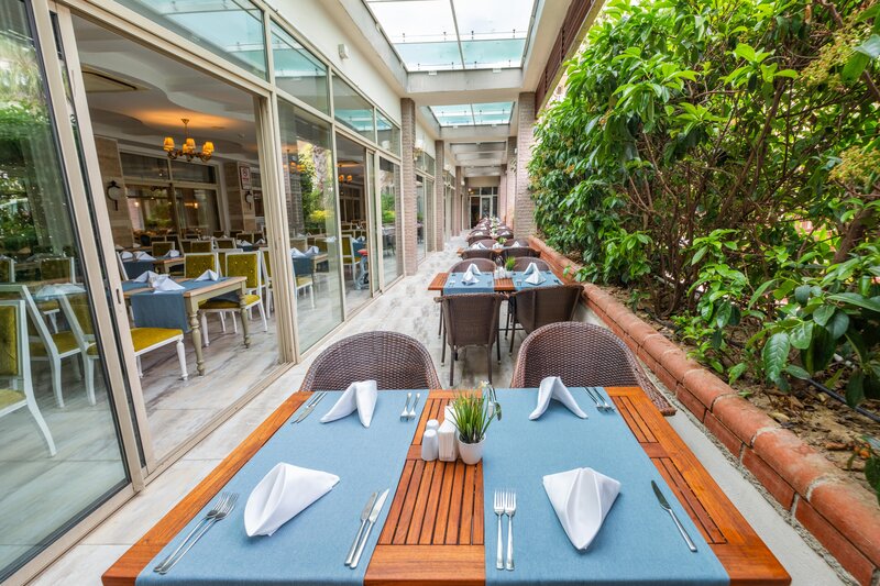 Side Crown Palace 40