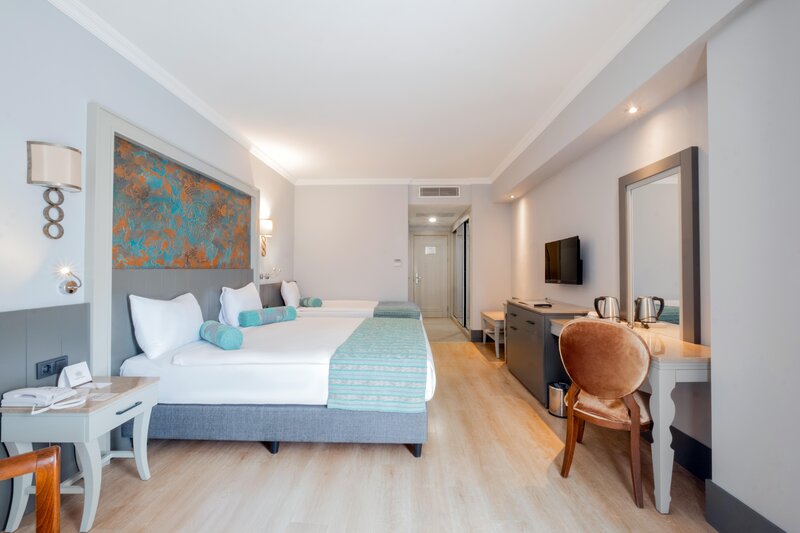 Side Crown Palace 51