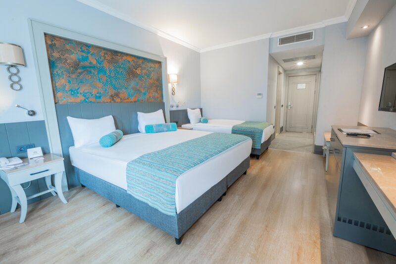 Side Crown Palace 52