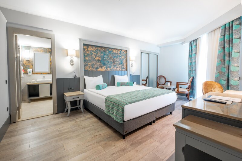 Side Crown Palace 55