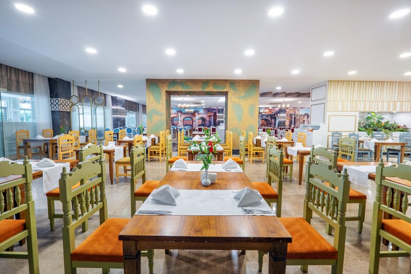 Side Crown Palace 65