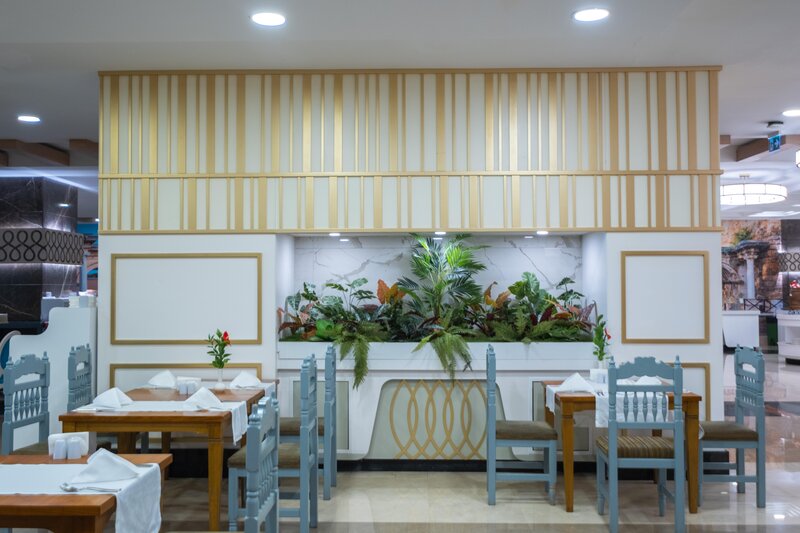 Side Crown Palace 76