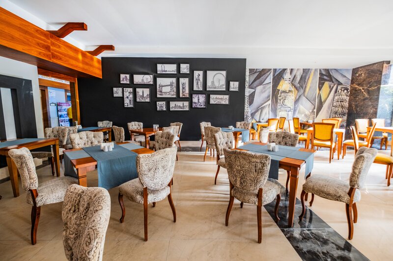 Side Crown Palace 82