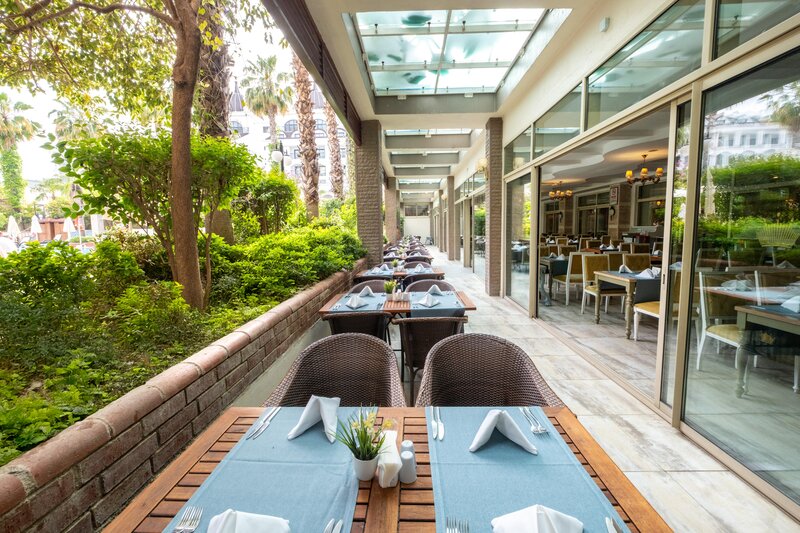 Side Crown Palace 87