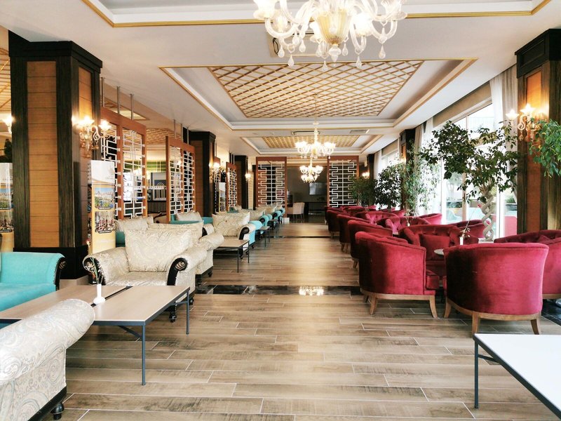 Side Crown Palace 20