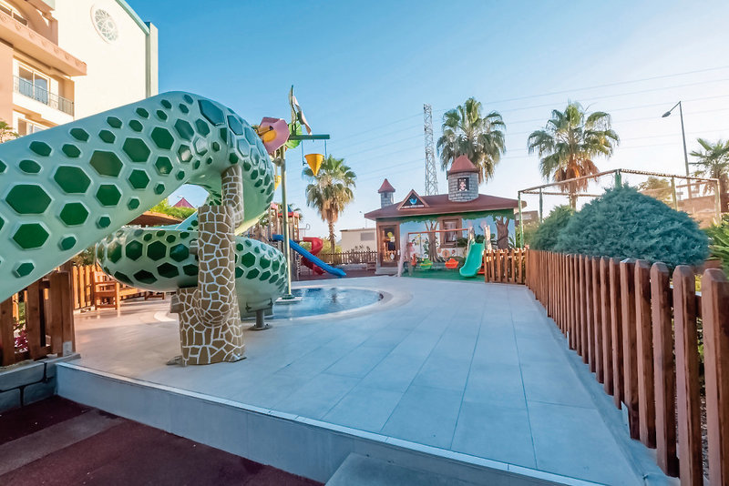 Side Crown Palace 12