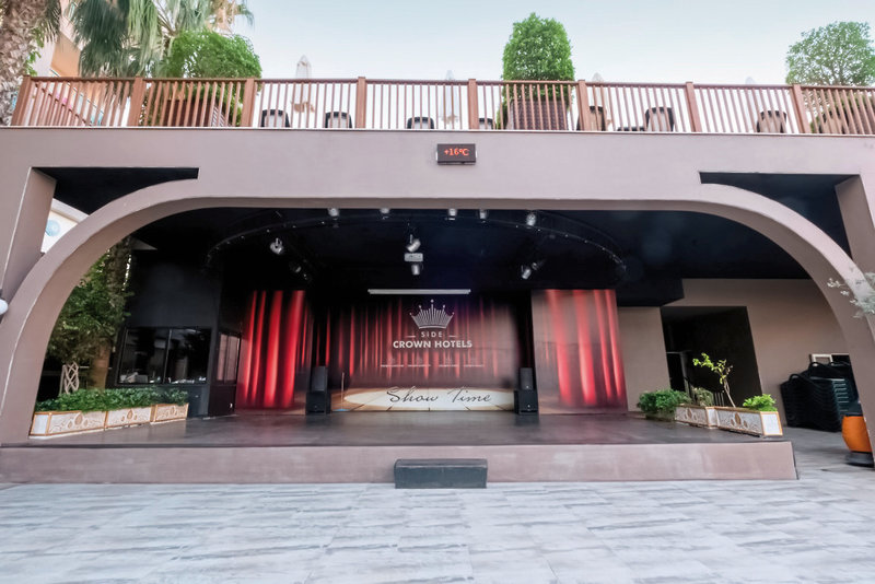 Side Crown Palace 19